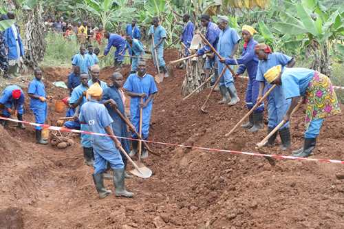Muyinga : les images prises lors d’exhumation des fosses communes de Butihinda